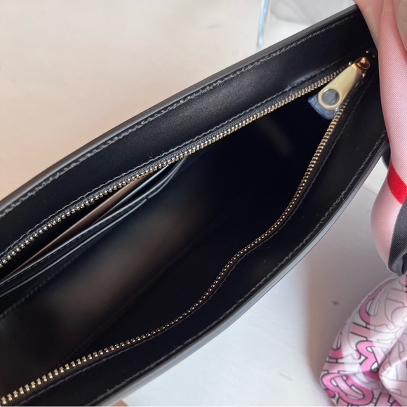 🔴SOLD🔴 BURBERRY Show it Off Bundle - Picture 13 of 16